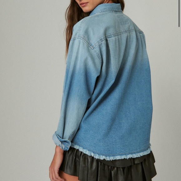 Lucky Brand Raw Edge Cropped Denim Button Up Shirt - Picture 6 of 6